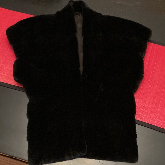 Mink Cap, Saga Furs - Picture 10 of 11